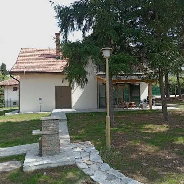 La Casa Sofija、Nemenikućeのホテル