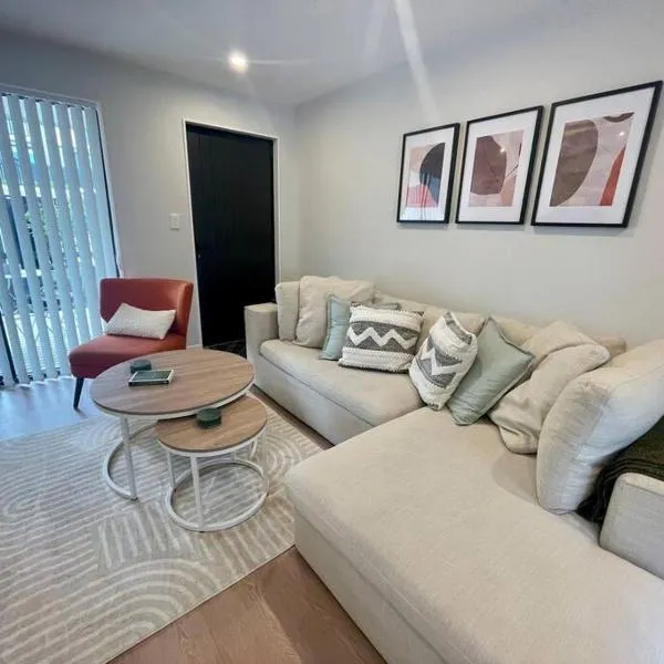 The Oasis at Auckland Airport - King bed and more!, hotel in Auckland