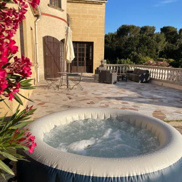 Logement très chaleureux à Marseille, hotel in Marseille
