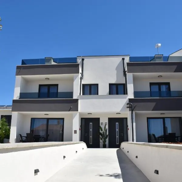 Apartments Rismondi 37E, hotel vo Fažane