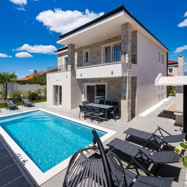 Casa Coral, hotel v destinaci Crno