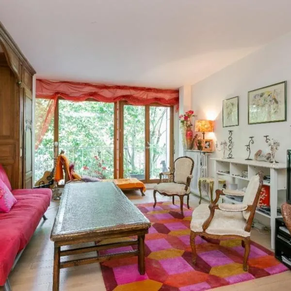 Lumineux 3 pièces face à la Seine à 100m du tramway T2，聖克勞德的飯店