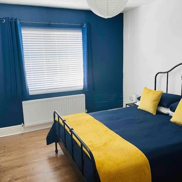 Entire 2 bedroom flat Northumberland, hotel i Blyth