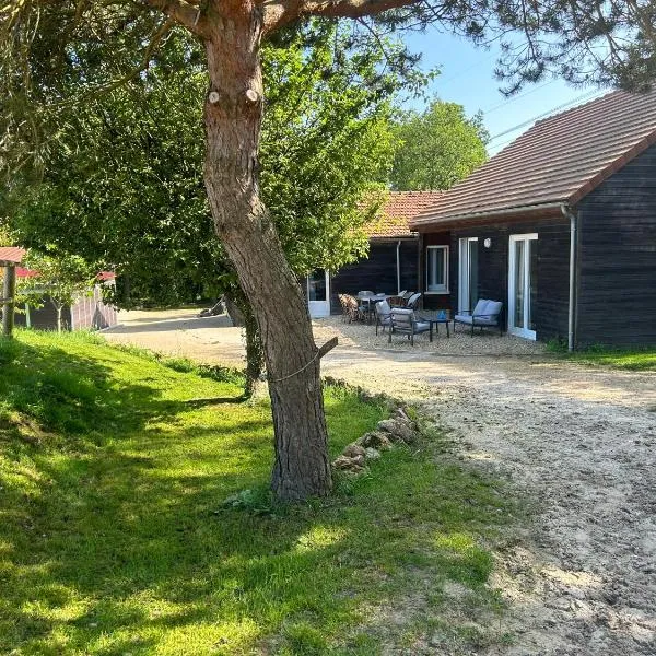 Pied à terre au coeur des écuries, hotel in Paley
