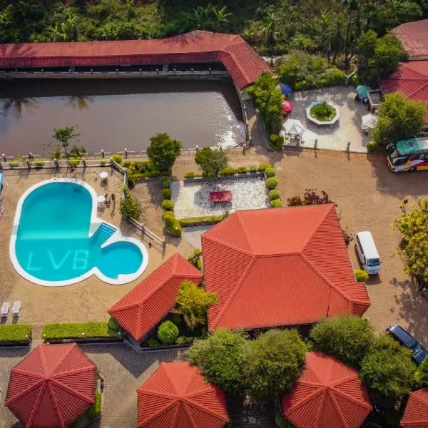 La Vallée de Bana, hotel v destinaci Bana