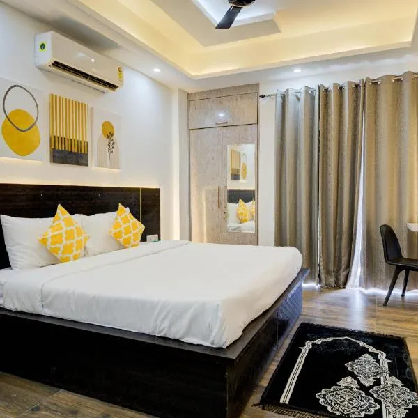 The Empire Studioz Hotel Golf Course Road Studio with Kitchen & Balcony One Horizon Center Paras Hospital Cyber City, hotel in Gurgaon