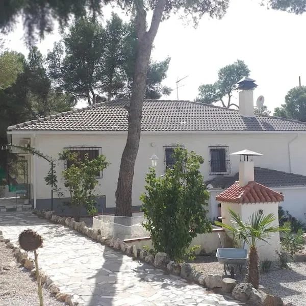 Villa Carmeryl, hotel in Baúl