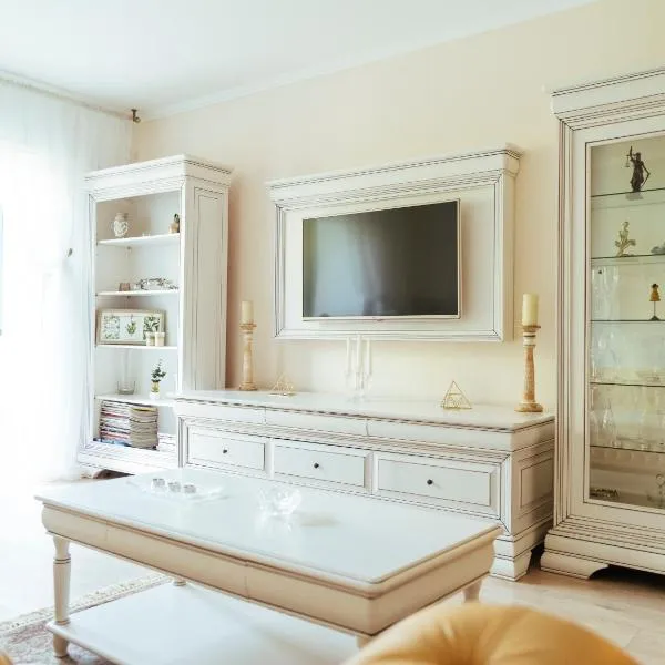 Herastrau Park Luxury Apartment, hotel di Bucharest