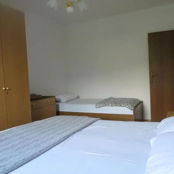 Sobe Orešje, hotell sihtkohas Črniče