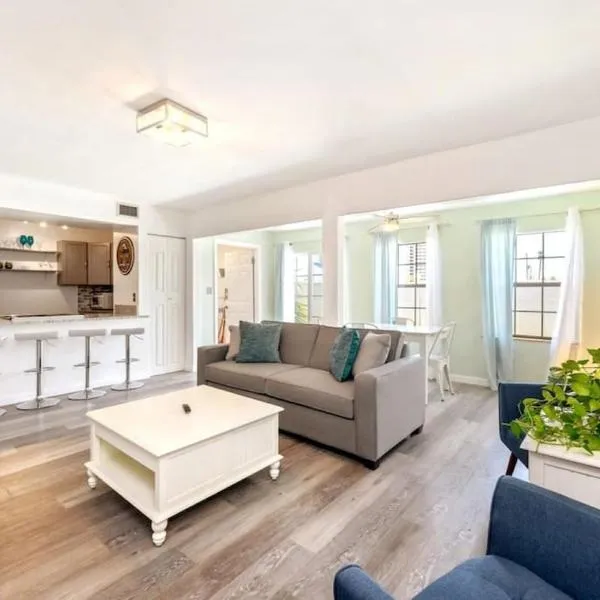 Emerald Escape Peekaboo Beach View 3 Pools, hotel v destinaci Destin