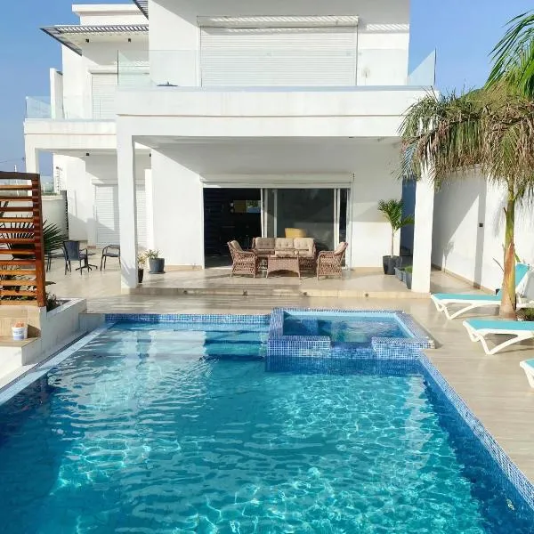 Diamond House – hotel w mieście Saly Portudal