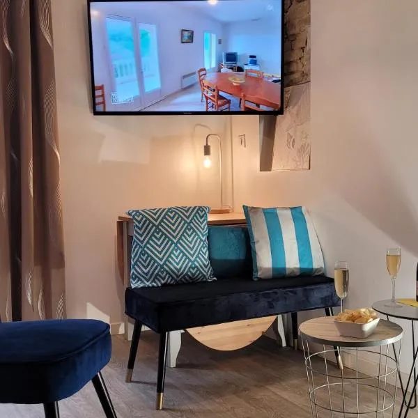 L'établissement LA PLAGE A 2 PAS, vous propose 4 appartements neufs, NETFLIX, lits faits à votre arrivée, serviettes de toilette, Ménage, Wifi, en hyper centre ,Plage à 100m, BOX à Vélos, paiement 3 fois sans frais, prix tout compris – hotel w mieście Dieppe