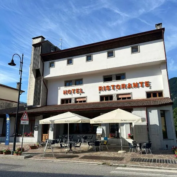 Bike & Bikers Hotel Restaurant, hotel v destinaci Ampezzo