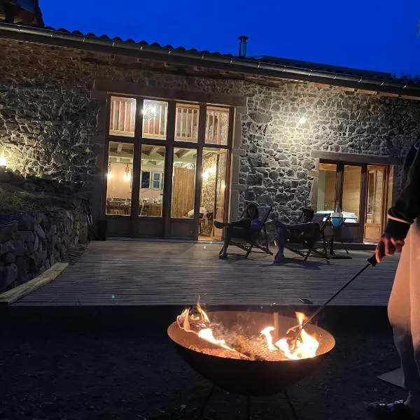 La Maison du Père Louis, hotel v destinaci Saint-Cyr-le-Chatoux