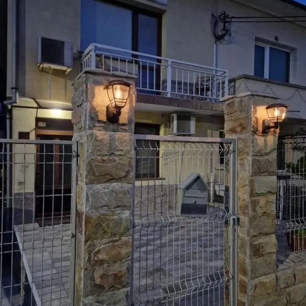 Rebeka Guest House, hotel v destinaci Trjavna