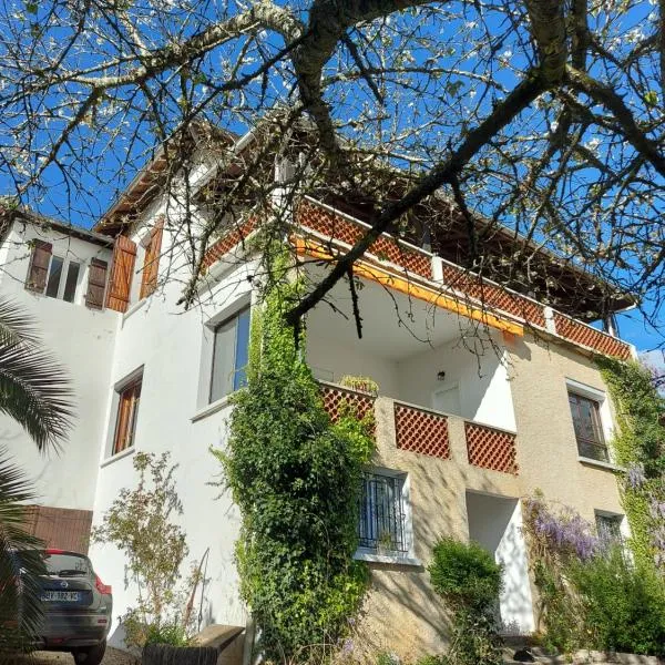 La Tuilerie, hotel v destinaci Barcelonne-du-Gers