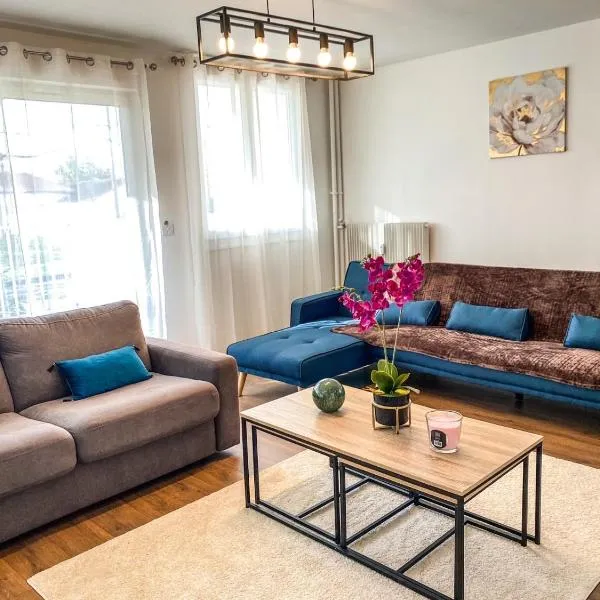T3 Moderne avec balcon terrasse et parking gratuit, hotel in Niort