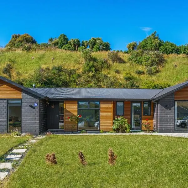 Luxury & Modern Living Home & Apartment, hotel in Queenstown