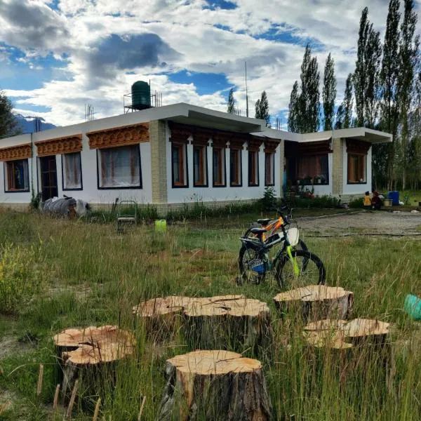 Nubra Holiday, ξενοδοχείο σε Deskit