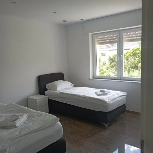 Monteurwohnungen Distelfeld, hotel en Saarbrücken