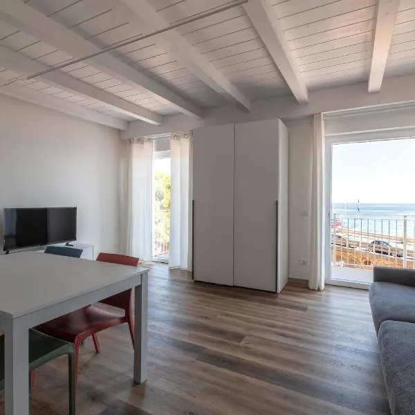 VILLA CADIZ APARTMENTS VARAZZE, hotel v destinácii Varazze