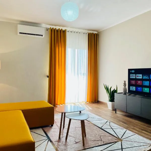 Adora City Center, hotel v destinaci Divjakë
