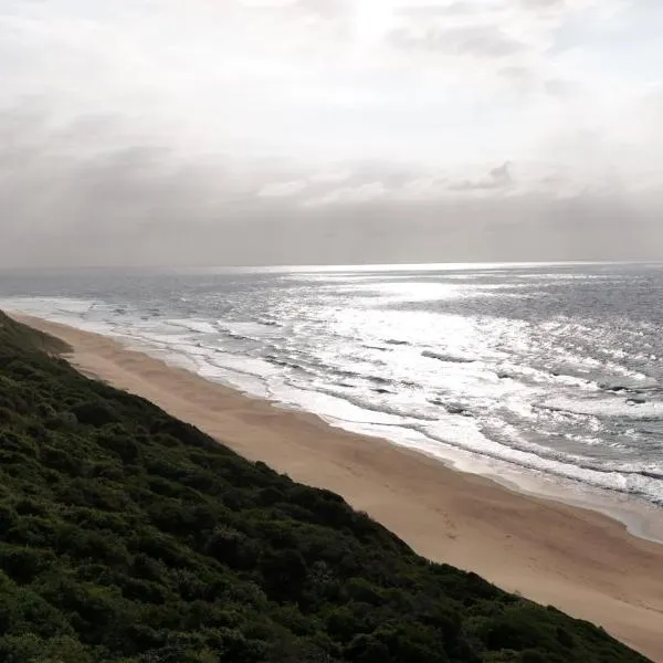 8 Sleeper Ocean View 4x4 only、Ponta Malonganeのホテル