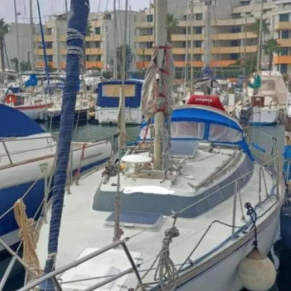 nuit insolite sur un bateau, hotel in Canet-en-Roussillon