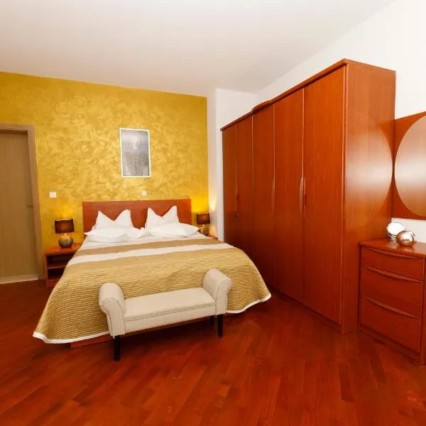 Villa Alesa, hotel in Tučepi