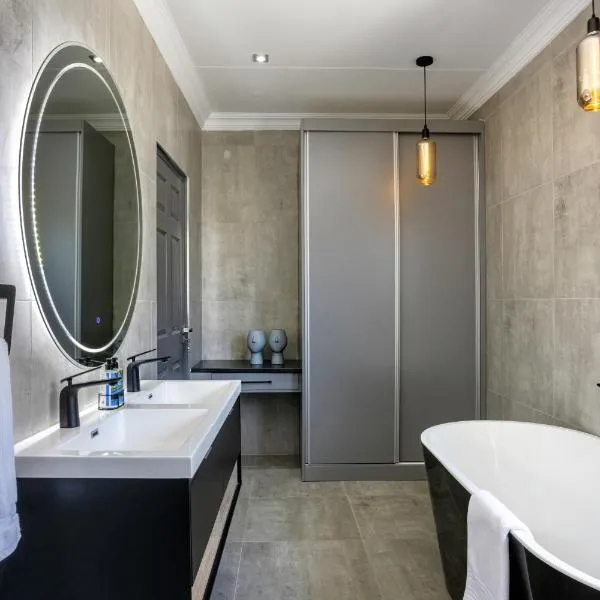 Woman Era Guesthouse, hotel in Midrand