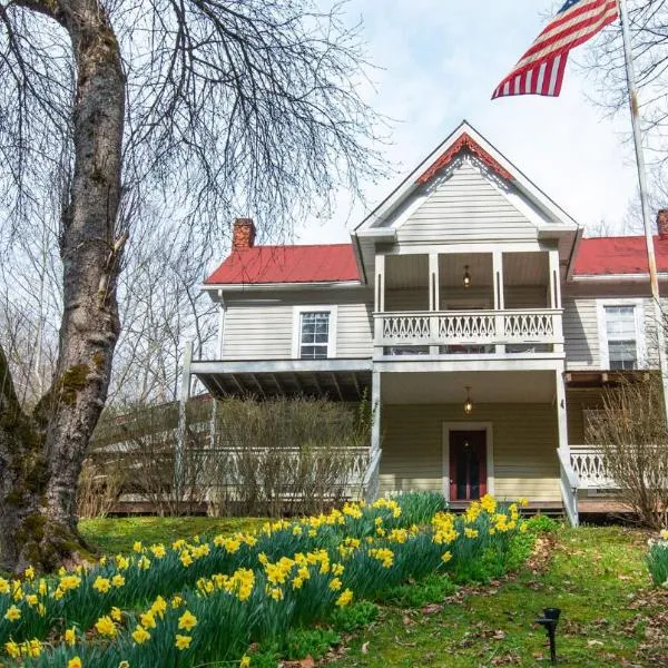 Moore House Inn & Cabins, hotel di Marlinton