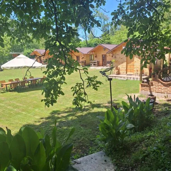 CAMPING THOBIAS, hotel v destinaci Alunu