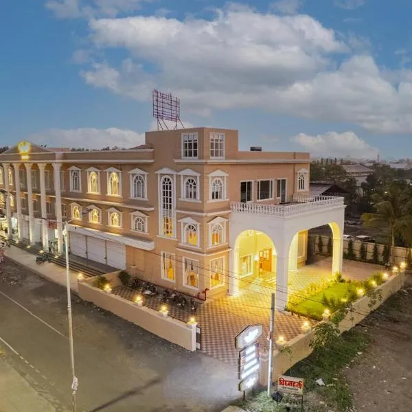 Hotel Utsav Square, hotel in Latur
