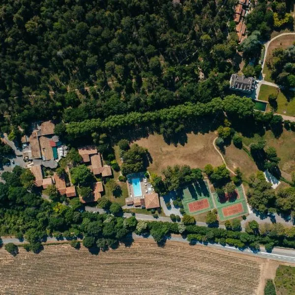Club Vacances Bleues Domaine de Château Laval, hotel v destinaci Gréoux-les-Bains