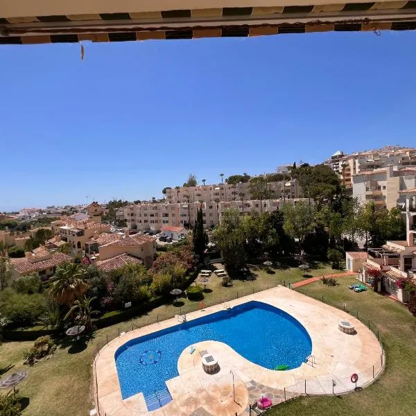 Beautiful 2 beds-near coast with pool & balcony, khách sạn ở Mijas