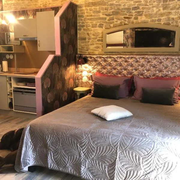 Les Fleurs De Lys, Suites'Appart , Entrée et Terrasse Privée Proche de la Mer, готель у місті Сен-Жорж-д'Олерон