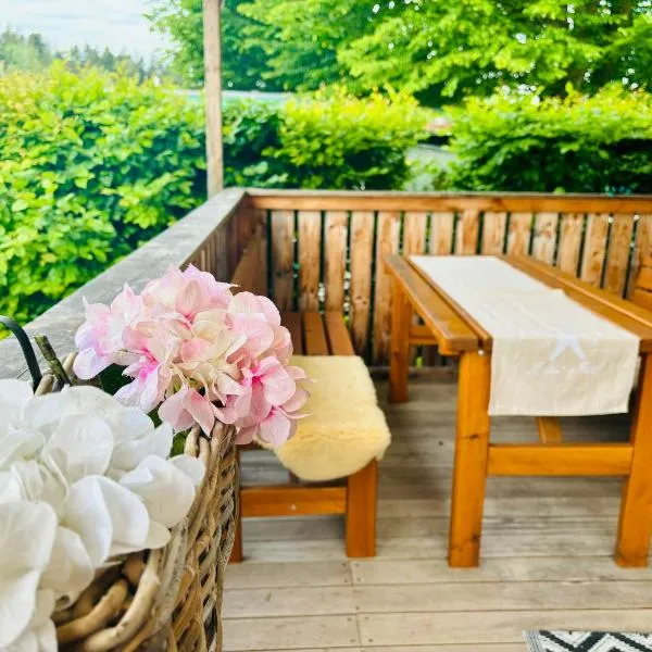 Stella's Holzchalet, hotel a Seekirchen am Wallersee
