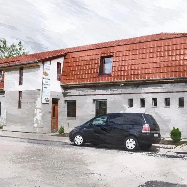 FÜRDŐ PANZIÓ – hotel w mieście Karcag