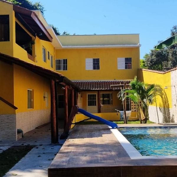 Casa em condominio com piscina proximo a praia