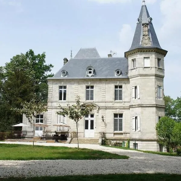 Château de Lagravade - Appartement 1 chambre - 3eme étage, hotel v destinaci Layrac