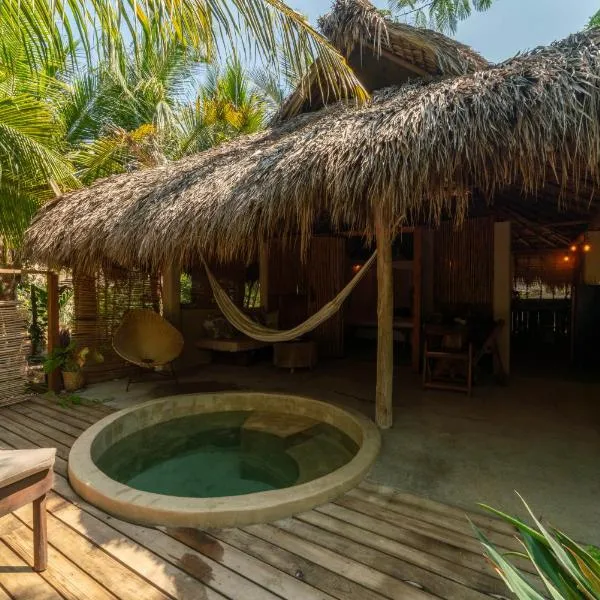 Cabanas Adobe Frente Al Mar, hotel in Puerto Escondido