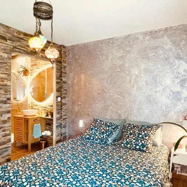 Appart Lumineux avec Jardin et Jacuzzi - Chambre Parentale - Full AC - Proche - CDG - Stade de France - Parc des Expositions, hotel v destinácii Le Blanc-Mesnil