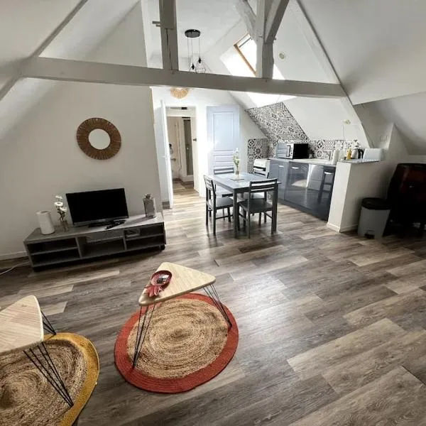 Appartement avec cour, hotel v destinaci Gien