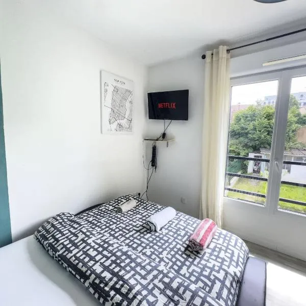 Chambre AMOUR proche de Paris et à 10 minutes d'Orly, hotel em Antony