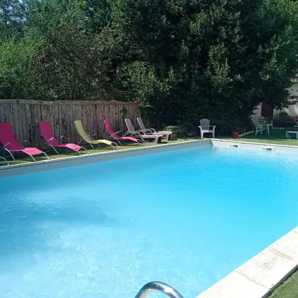 Hôtel La Gravenne, hotel v destinaci Thueyts