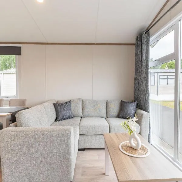 Chalet in De Haan near Sandy Beaches, hotel in De Haan