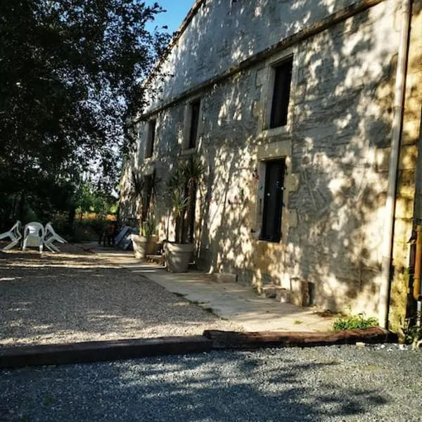 Maison 120 m2 sur une propriété, hotel in La Ronde