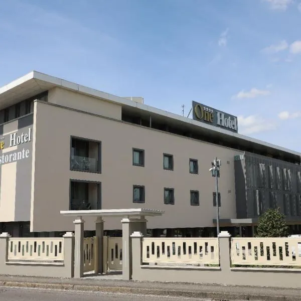 One Hotel & Restaurant, hotel v destinaci Dalmine