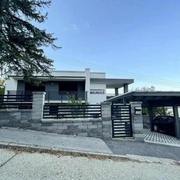 Apartmán Komenského 14, hotel in Prievidza