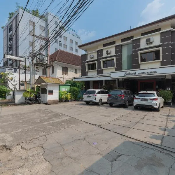 Urbanview Hotel Sakura Bandung, hotel v destinaci Bandung